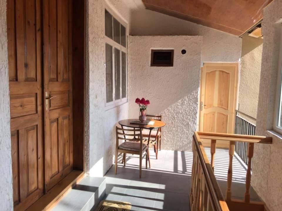Eliso'S Guesthouse Mestia Exterior photo